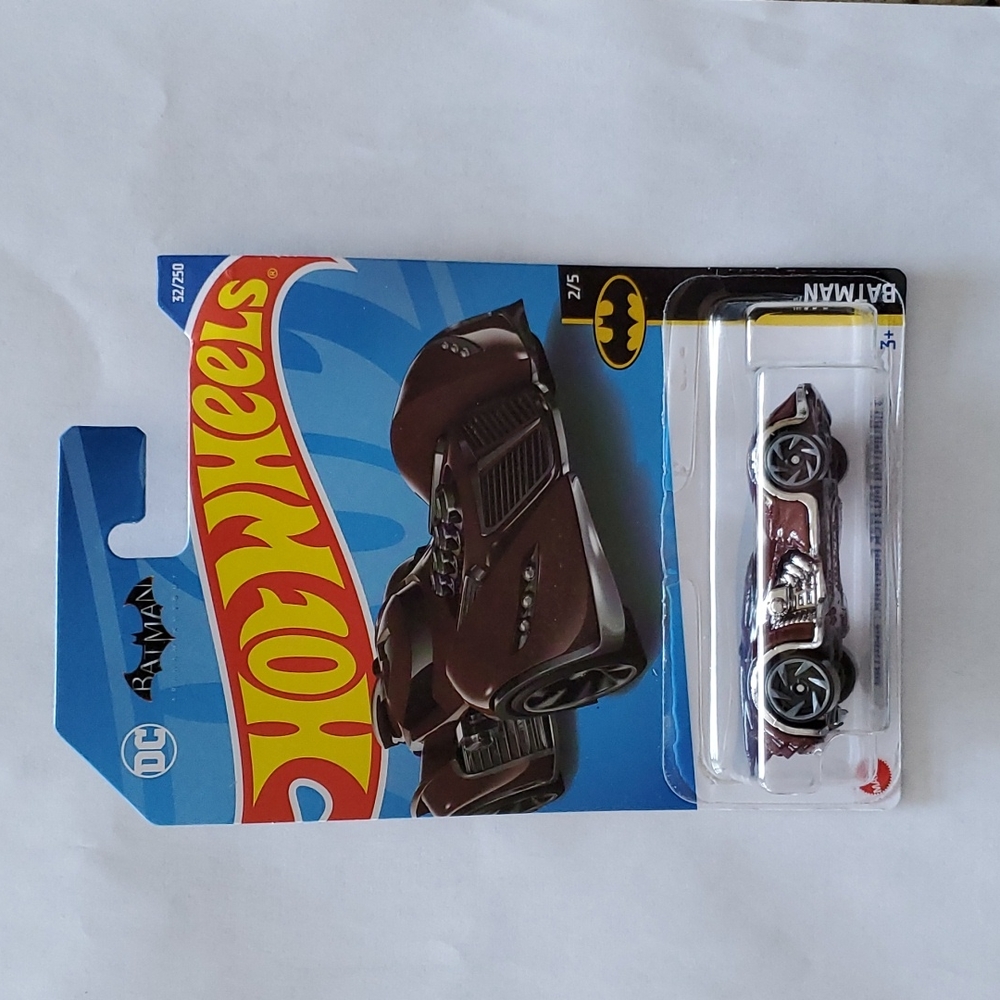 Hot Wheels BATMAN:Arkham Asylum Batmobile